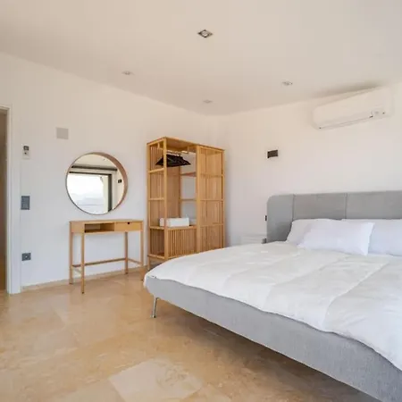 Sea View Heathed Pool Villa Kalkan